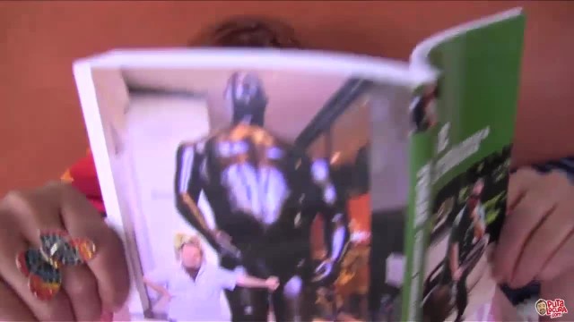 Темноволосая ботанша трахается с соседом - #2