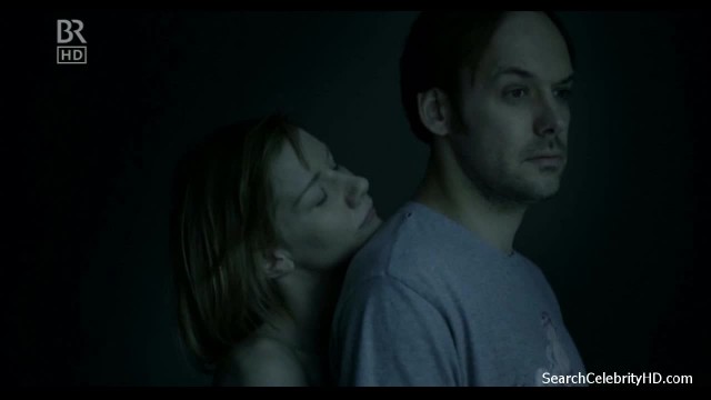 Семейная пара занимается нежным сексом