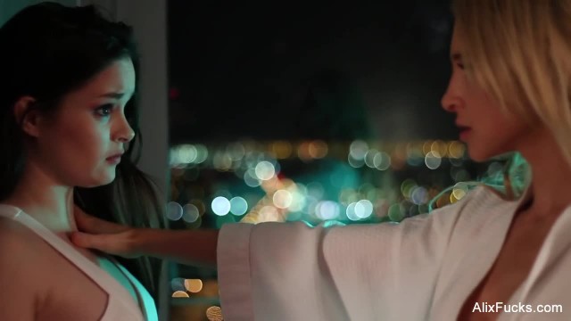 Две развратницы забавляются оральными ласками - #2